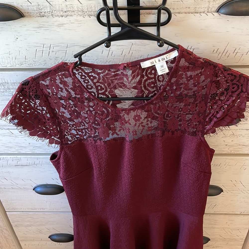 Burgundy Francesca’s dress - Picture 2 of 7